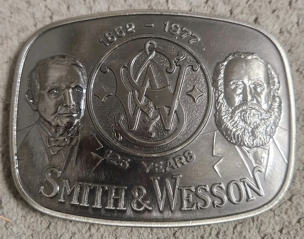 🔥 Rare Vintage 1977 Smith & Wesson 125-Year Belt Buckle Nice Condition