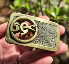 VTG 1983 UNION Carbide Co BELT BUCKLE – 3D Cutout Cat #9 Logo USA Bolt