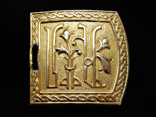 PF27136 REALLY NICE **MEDIEVAL CHARACTERS** FANTASY ARTWORK GOLDTONE BELT BUCKLE