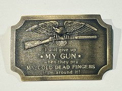 Indiana Metal 1977 Belt Buckle – « I&rsquo;LL GIVE UP MY GUN WHEN…” Charlton Heston NRA