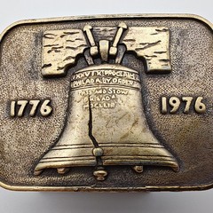 Vintage 1976 Bicentennial Liberty Bell Commemorative Belt Buckle Americana