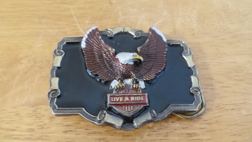 vtg THE GREAT AMERICAN BUCKLE CO Eagle America gun BELT BUCKLE —Live & Ride—