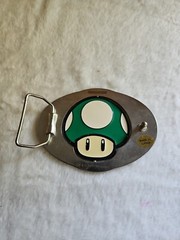 Nintendo Super Mario Brothers Spinning Mushroom Buckle Red/Green Reversible 2011