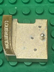 Louis Vuitton LV Iconic Gold Belt Buckle Unisex Shown