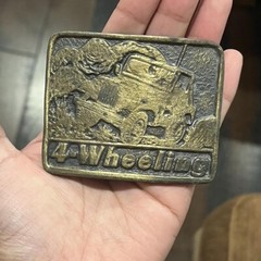 Jeep Car 4-Wheeling off road mud belt buckle Vintage Retro Collectible