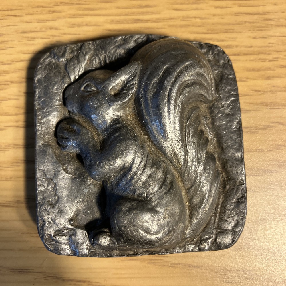 Vintage Squirrel Belt Buckle Men&rsquo;s Pewter Tone Animal Nature Theme 1.5&Prime; Belt