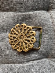 Solid brass EUC vintage retro floral dandelion 70s boho hippie belt buckle