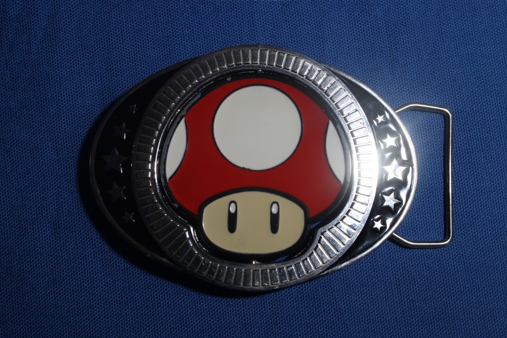 Nintendo 2013 Super Mario Reversible Mushroom Belt Buckle Green Red Enamel