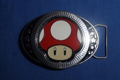 Nintendo 2013 Super Mario Reversible Mushroom Belt Buckle Green Red Enamel