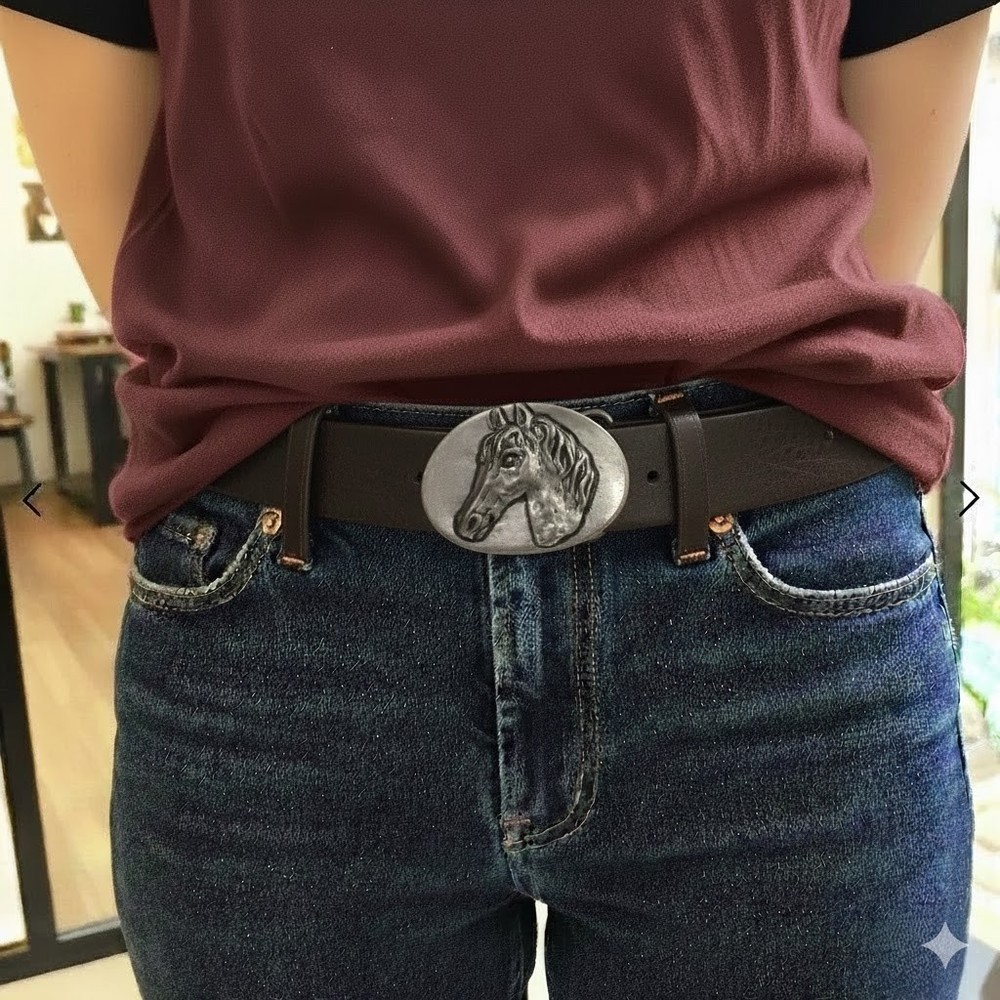 Horse Head Belt Buckle With Detailed Design In Antique Silver Finish