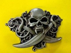 Vampire Teeth Skull Crossed Sword&rsquo;s Cutout Halloween Gothic Biker Belt Buckle