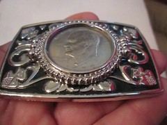 1972 SILVER DOLLAR BELT BUCKLE – SILVER TONE ACCENT – GW-15