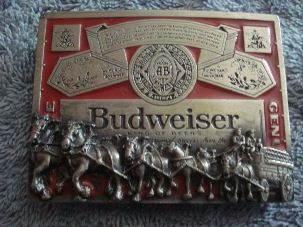VINTAGE MARKATRON BUDWEISER CLYDESDALES BEER WAGON BELT BUCKLE (3&Prime; X 2 1/4&Prime;)