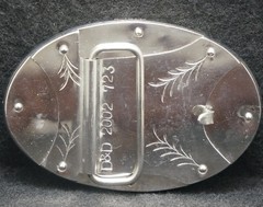 XG17164 VINTAGE 2002 ***BEAR*** WILDLIFE ANIMAL ARTWORK SILVERTONE BELT BUCKLE