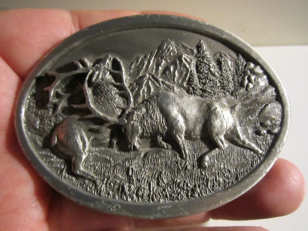 1983 DEER LOCKING HORNS SCENE BELT BUCKLE HEAVY – GW-26