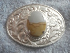 VINTAGE OVAL POLISHED STONE GOLD-TONED BELT BUCKLE (4&Prime; X 2 3/4&Prime;(