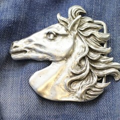 Horse Head Belt Buckle With Detailed Design In Antique Silver Finish