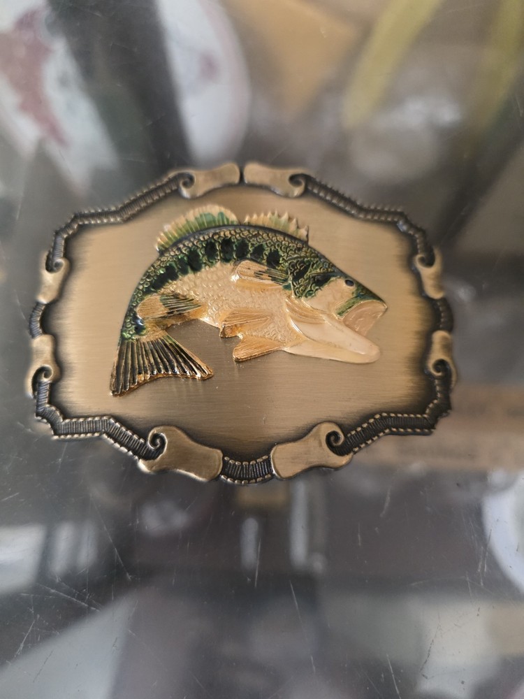 FISHING LARGE MOUTH BASS BRASS BELT BUCKLE ENAMELED RAINTREE BRAND 1979