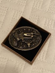 Unisex Cowboy Western Belt Buckle for Rodeo Style Retro Wear – Gun and Bull Head