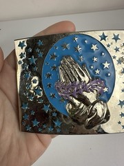 PRAYING HANDS BELT BUCKLE BOTTLE OPENER DEADSTOCK 187