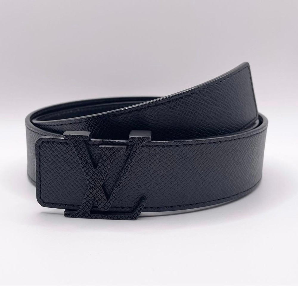 Louis Vuitton Pre-Owned Taiga Belt M6897 Suntulle Initial