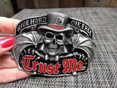 Biker Belt Buckle Rockabilly « Ride Hard Die Free » Skull Bat Wings Ace Howdy