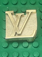 Louis Vuitton LV Iconic Gold Belt Buckle Unisex Shown