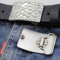 Croco Look Metal Belt Buckle – Textured Design, Elegant & Modern