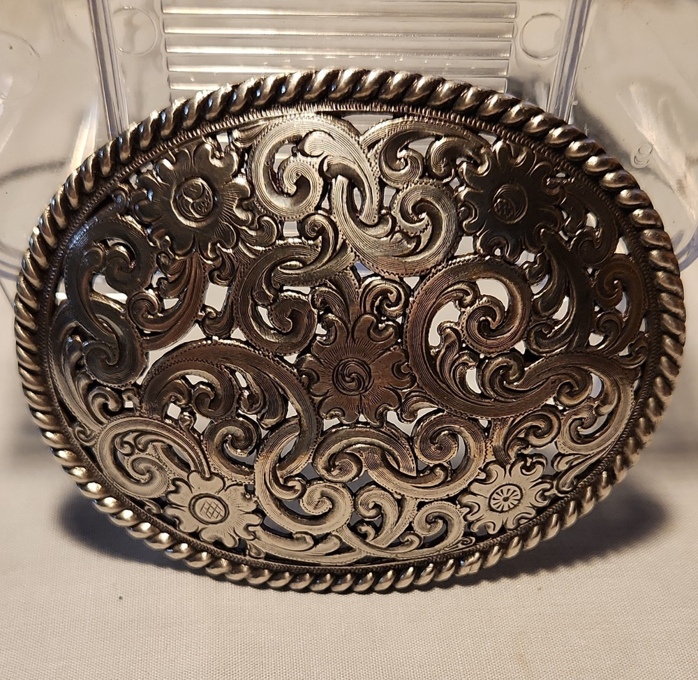 Ladies Silver Tone Oval Western Floral Engraved Belt Buckle, Fits 1.5&Prime; Belt 3.5&Prime;
