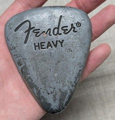 vintage FENDER belt buckle GUITAR PICK metal WESTERN cowboy HEAVY