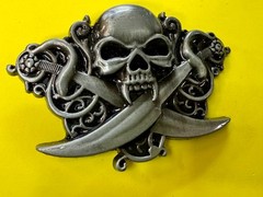 Vampire Teeth Skull Crossed Sword&rsquo;s Cutout Halloween Gothic Biker Belt Buckle