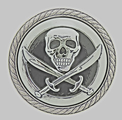 Skull Belt Buckle Men Women Vintage Swords Silver Metal Pirate Halloween Costume